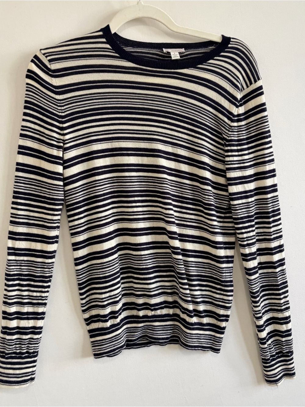 GAP Extra Fine Merino Wool NAVY Women STRIPED CREW NECK SWEATER S Nautical